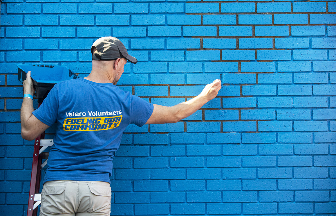 Valero Volunteer Painting