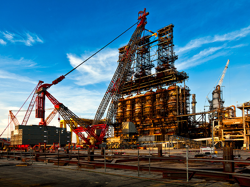 Coker unit lifting project site.