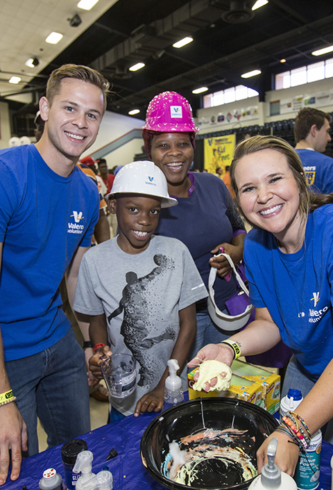 Valero Volunteers at a Port Arthur Community Event