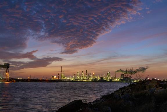 Landscape image of Valero refinery