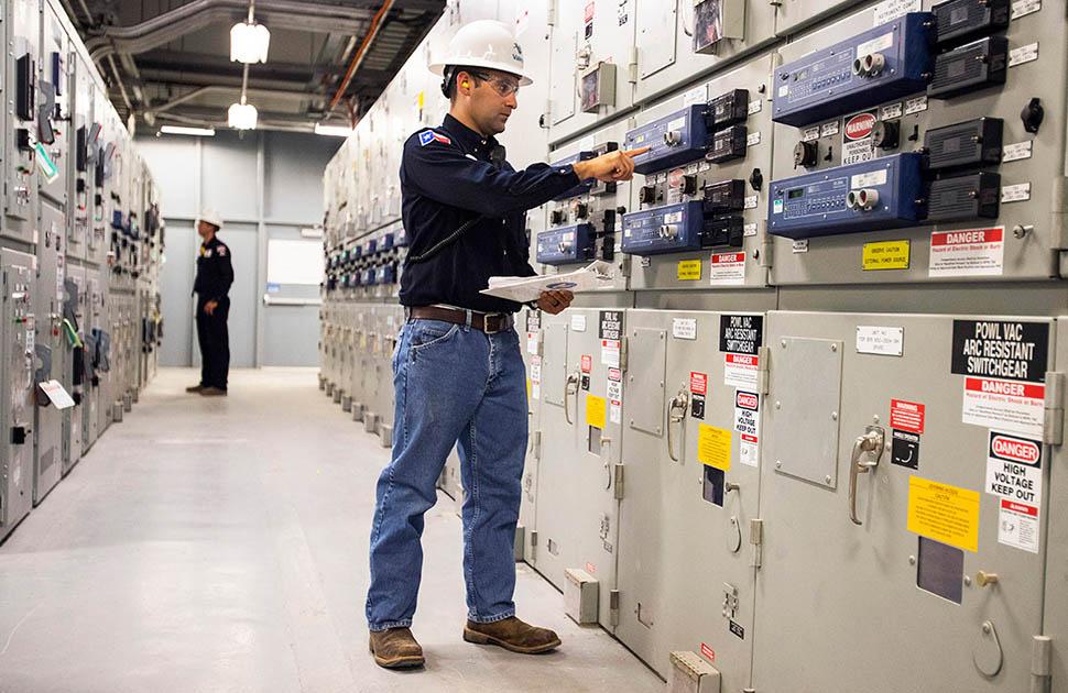 employee working at three rivers refinery