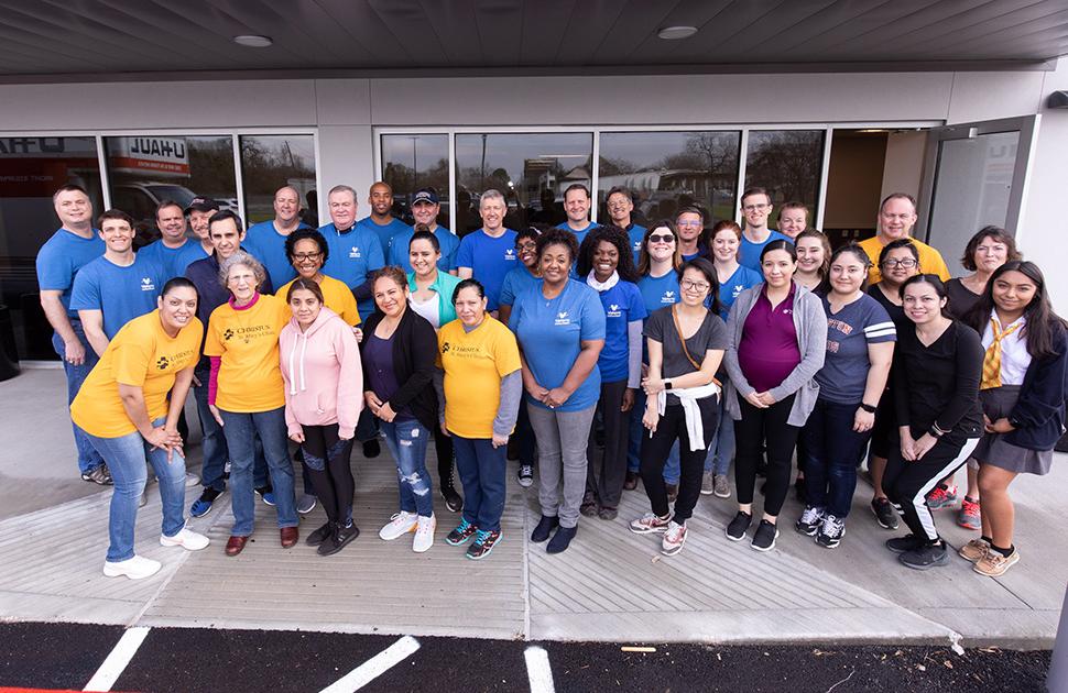 Valero volunteers help open Medical Clinic in Houston