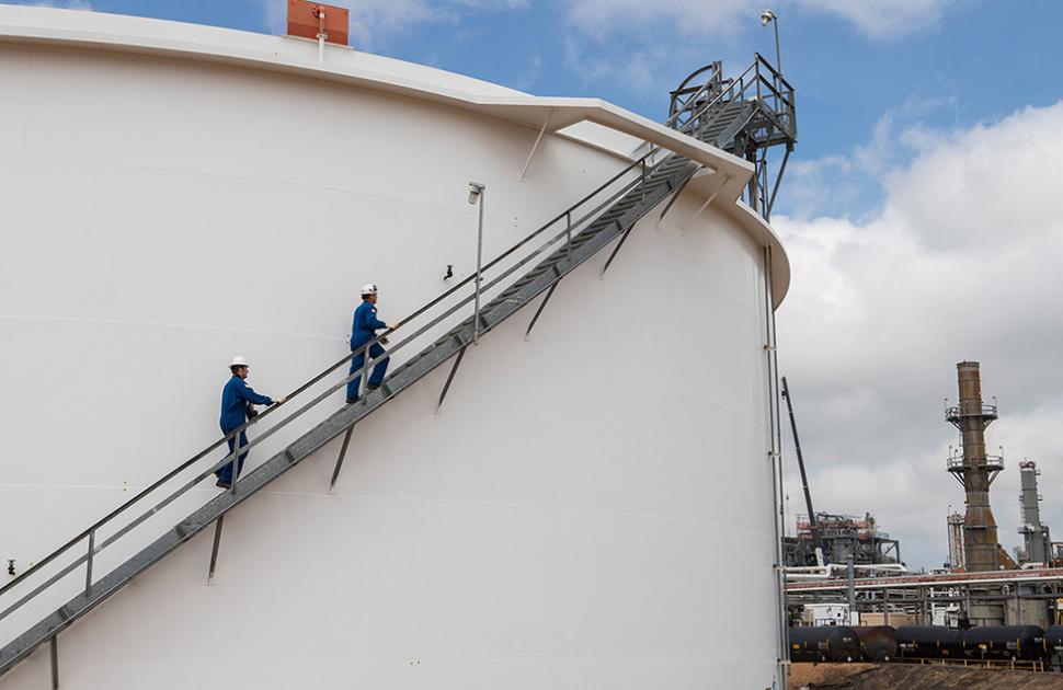 Valero McKee Refinery tank