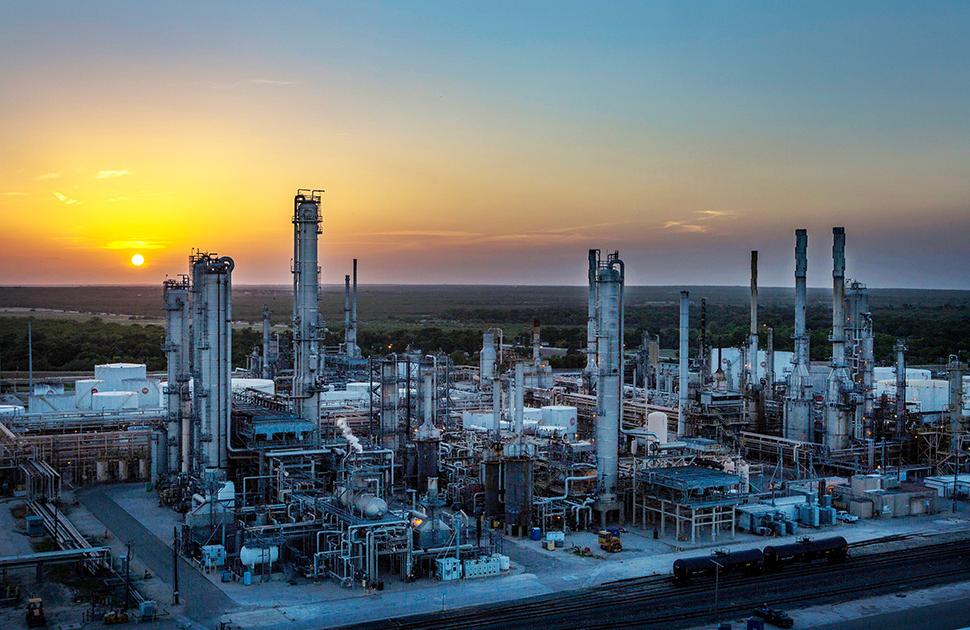 Valero Three Rivers Refinery at sunset