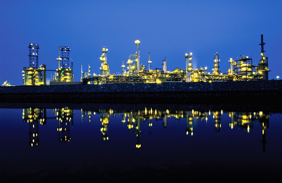 Valero Wilmington Refinery at night