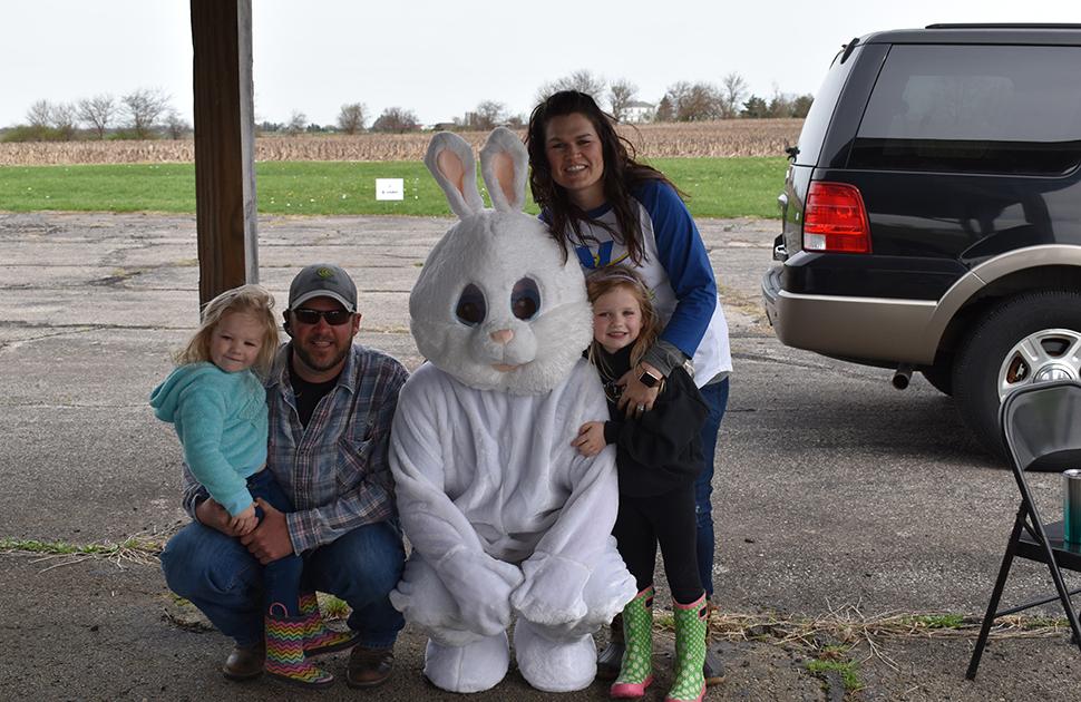 Valero Bloomingburg volunteer with Easter Bunny