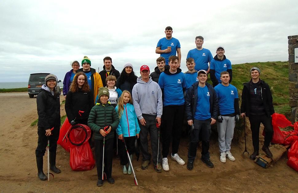 Pembroke_microbeach_clean_volunteers