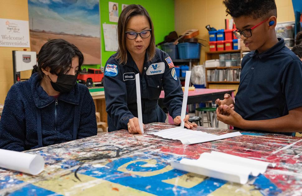 Valero Houston engineer interacts with students of the community