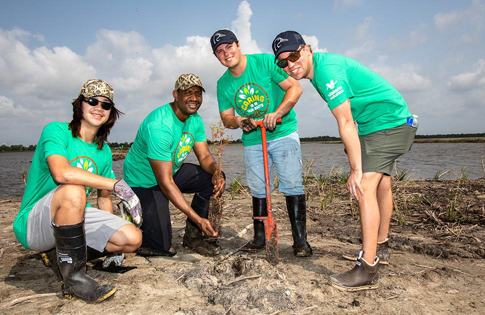 Meraux_40Arpent_group_planting