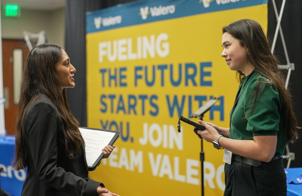 Freshman Engineering Summit Student during the mock interview session