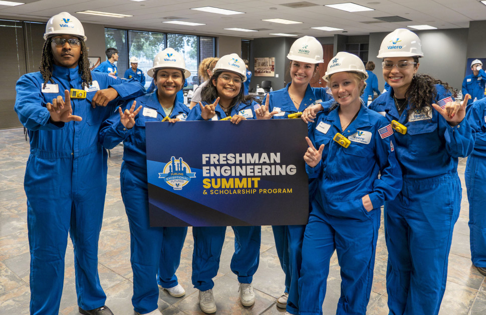 Group of students during the Freshman Engineering Summit
