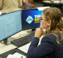 Freshman Engineering Summit Student in resume workshop session