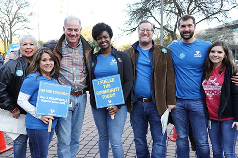 Valero Employees Donate to San Antonio Food Bank