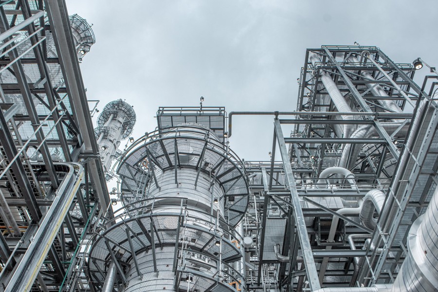 Refinery pipes and units