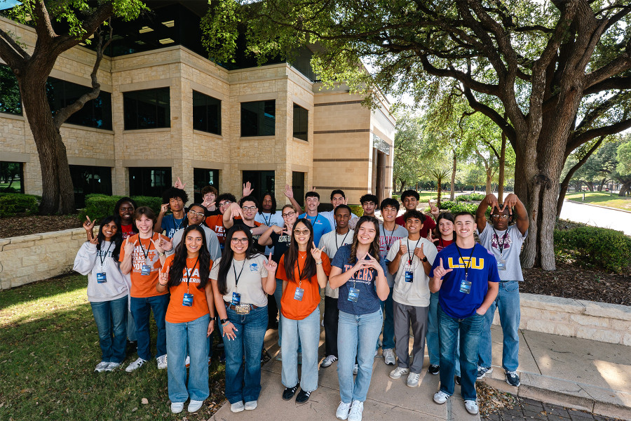 Freshman Engineering Summit Students Group photo